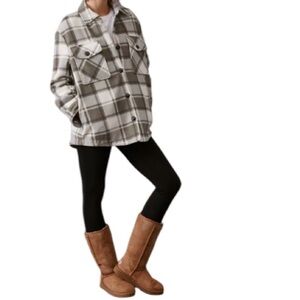 UGG Australia Classic Tall 5815 Suede Sz 6 Sheepskin BOOTS Chestnut Women